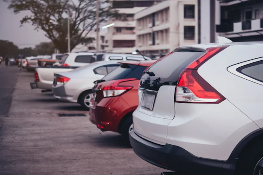 SUV vs. Truck vs. Sedan: What Fits Your Florida Lifestyle (and Budget)? SUV vs. Truck vs. Sedan